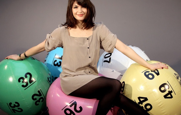 Жемма Артертон модель