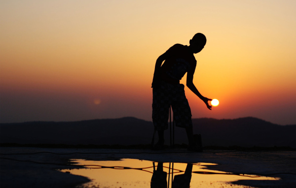 Маленький мальчик в Рамадан