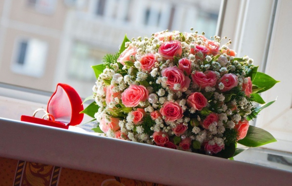 Свадебный букет и кольца