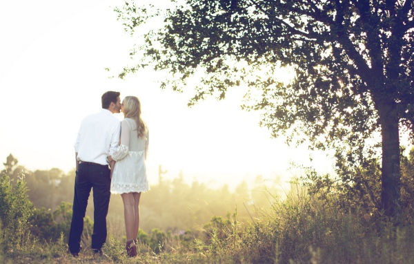 Поцелуй на природе