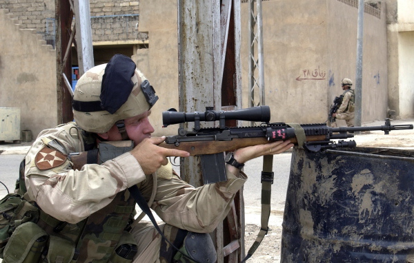 Солдат с винтовкой