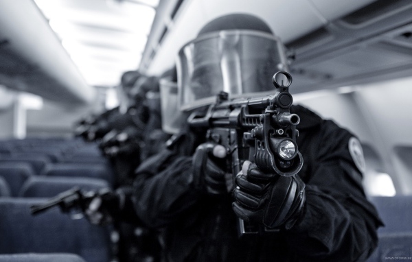 Спецназ в самолете