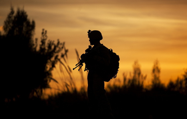 Силуэт солдата