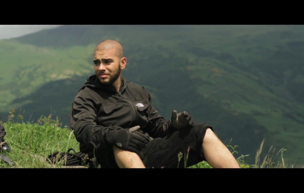 Популярный киноактер Тимати