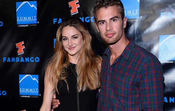 Популярная Кинозвезда Тео Джеймс