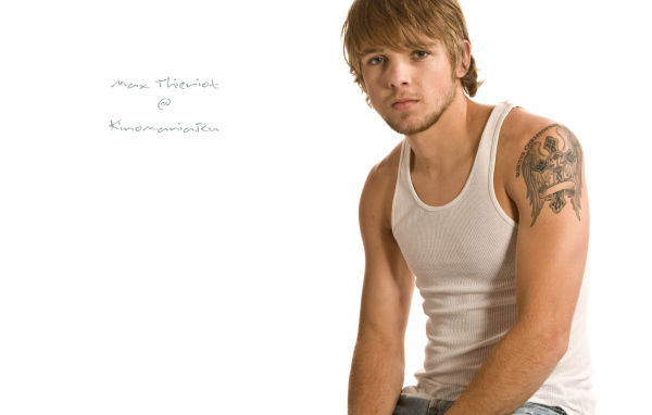 Популярный актер Макс Тириот