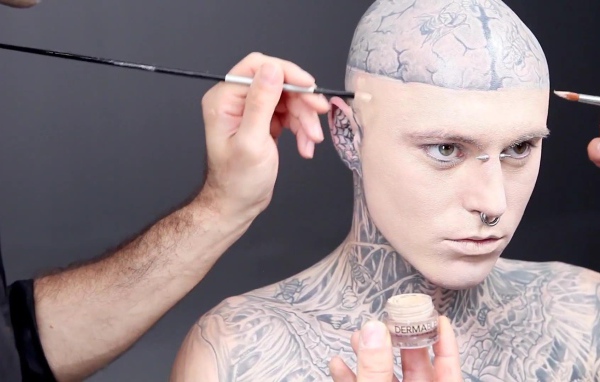 Популярный Рик Жене