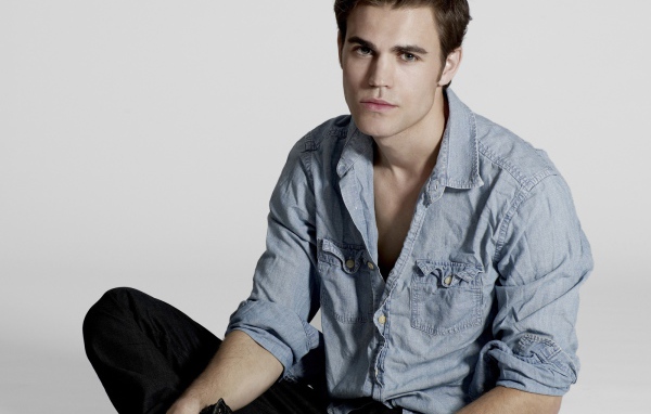 Популярный актер Пол Уэсли