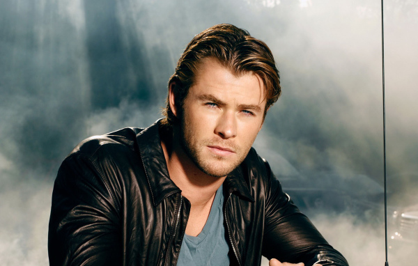  Актер Крис Хемсворт