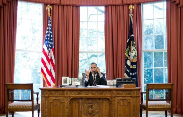 Барак Обама в кабинете