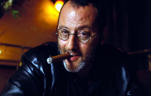 Жан Рено с сигарой