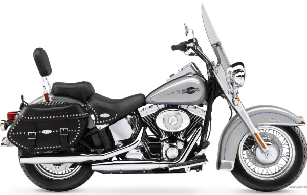 Красивый мотоцикл Harley-Davidson Heritage Softail