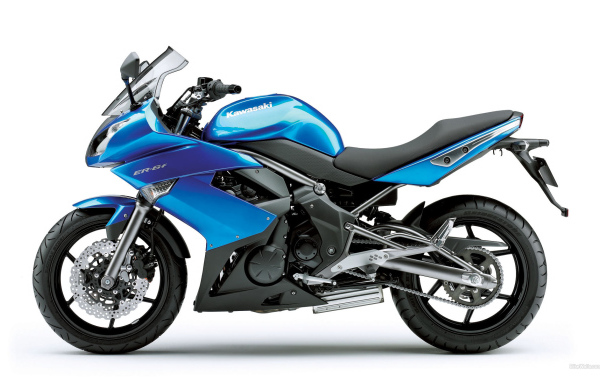Красивый мотоцикл Kawasaki ER-6f