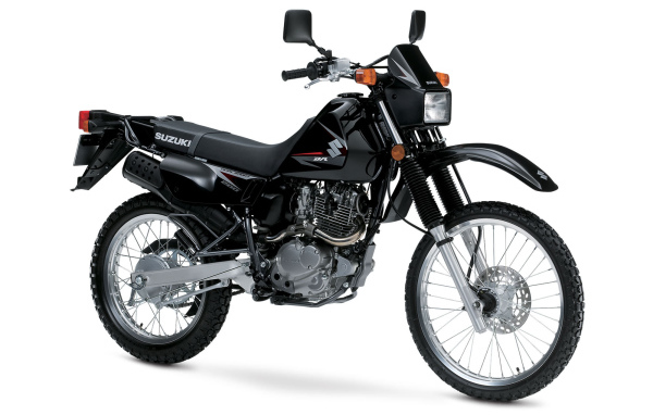 Красивый мотоцикл Suzuki DR 200 SE