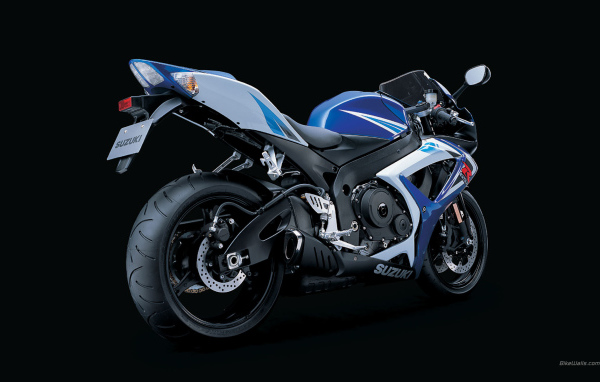 Красивый мотоцикл Suzuki  GSX-R 750