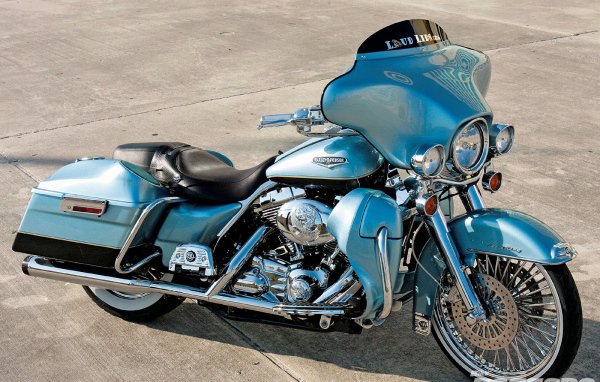 Красивый мотоцикл в москве Harley-Davidson Road King Anniversary Edition