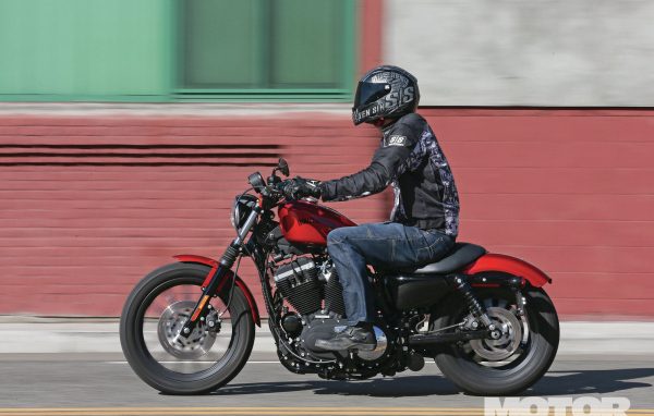 Красивый мотоцикл в москве Harley-Davidson XL 883R Sportster Roadster