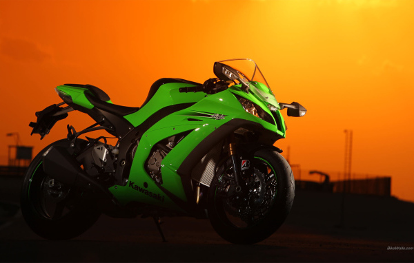 Красивый мотоцикл в москве Kawasaki Ninja ZX-10R