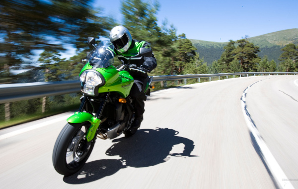 Красивый мотоцикл в москве Kawasaki Versys