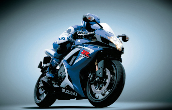 Красивый мотоцикл в москве Suzuki  GSX-R 750