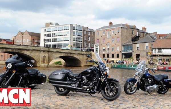 Красивый мотоцикл в москве Suzuki  Intruder C1500T