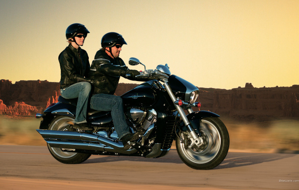 Красивый мотоцикл в москве Suzuki  Intruder M1800 R