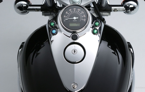 Красивый мотоцикл в москве Suzuki Marauder 125