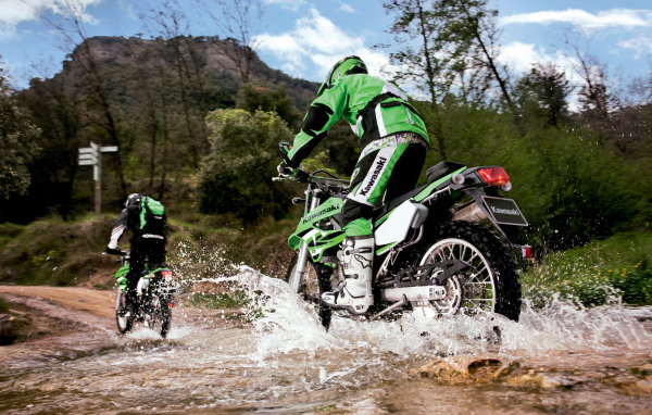 Мотоцикл модели Kawasaki KLX 250