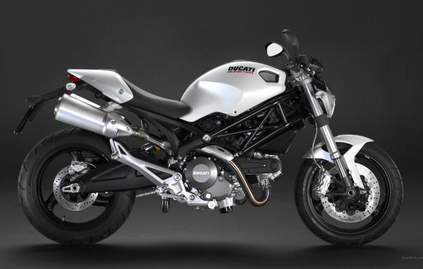 Быстрый мотоцикл Ducati Monster 1200