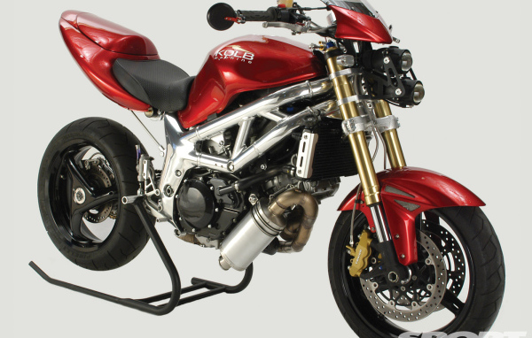 Быстрый мотоцикл Suzuki SV 650 S