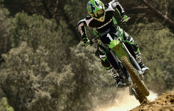 Быстрый мотоцикл Kawasaki KX 250 F