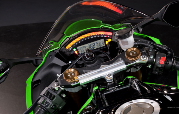 Быстрый мотоцикл Kawasaki Ninja ZX-10R