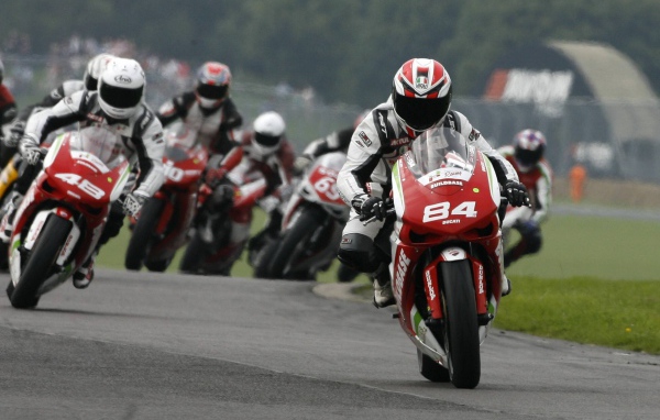 Невероятный мотоцикл Ducati Superbike 848 Evo