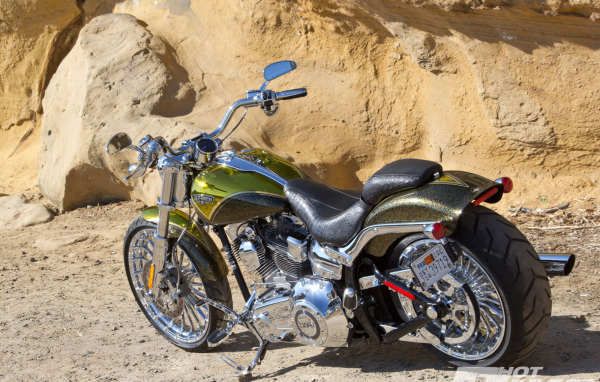 Невероятный мотоцикл Harley-Davidson CVO Breakout