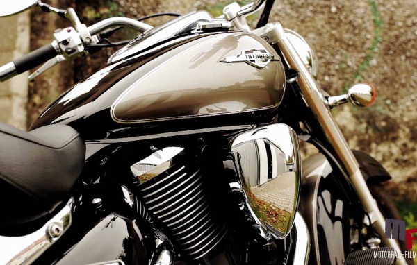 Невероятный мотоцикл Suzuki Intruder C800C