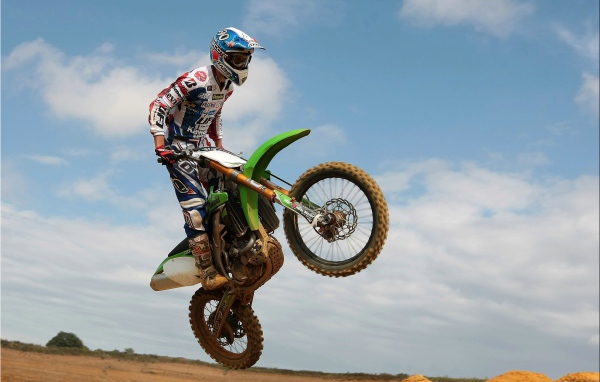 Невероятно быстрый мотоцикл Kawasaki KX 450 F