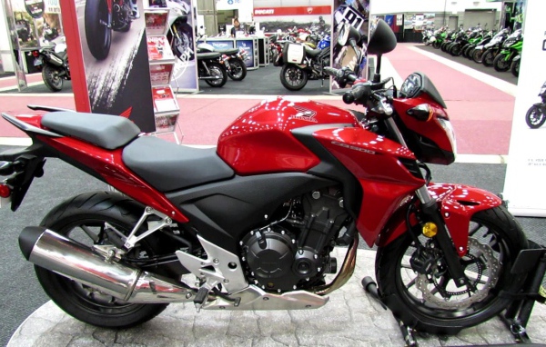 Невероятно быстрый мотоцикл Новый мотоцикл Honda CB 500 F