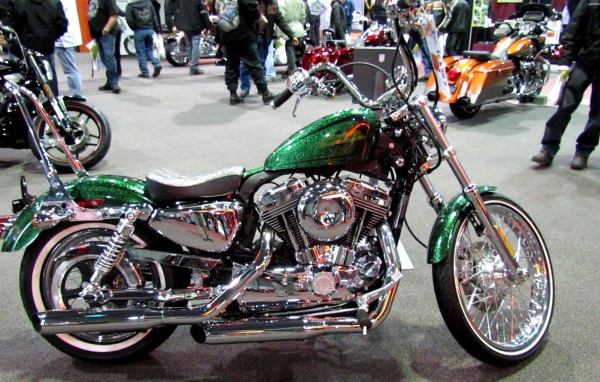 Невероятно быстрый мотоцикл Harley-Davidson XL 1200V Sportster Seventy-Two