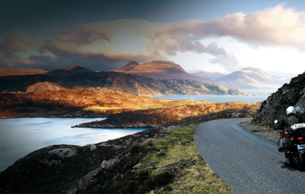 Невероятно быстрый мотоцикл Suzuki V-Storm 650 ABS