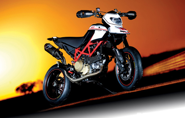 Новый мотоцикл Ducati Hypermotard SP