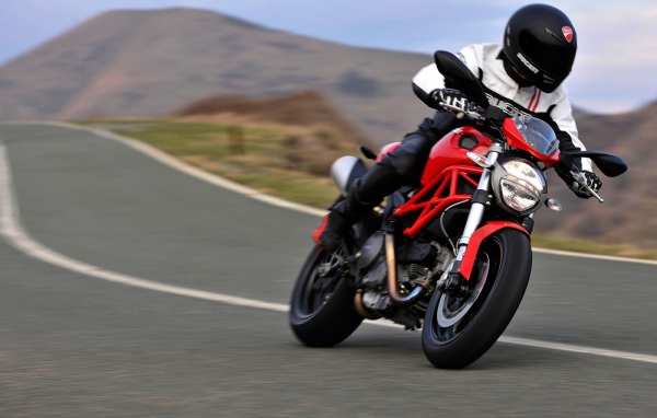 Новый мотоцикл Ducati Monster 1200