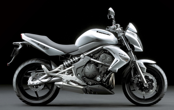 Новый мотоцикл Kawasaki ER-6f
