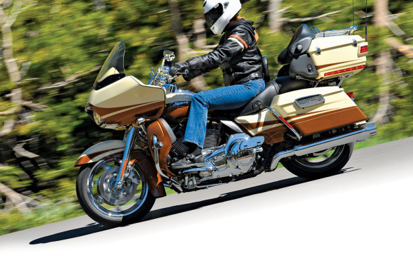 Новый мотоцикл Harley-Davidson CVO Road Glide Custom