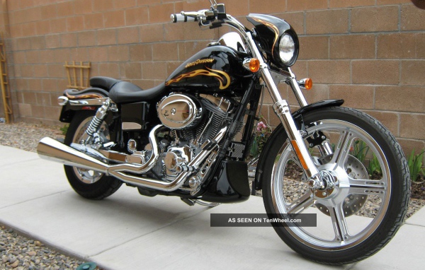 Новый мотоцикл Harley-Davidson Dyna Switchback