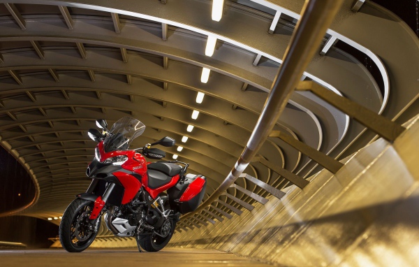 Новый надежный мотоцикл Ducati Multistrada 1200 S Granturismo