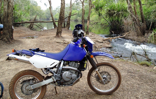 Новый надежный мотоцикл Suzuki DR 650 SE