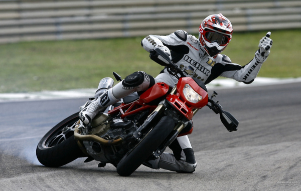 Новый надежный мотоцикл Ducati Hypermotard