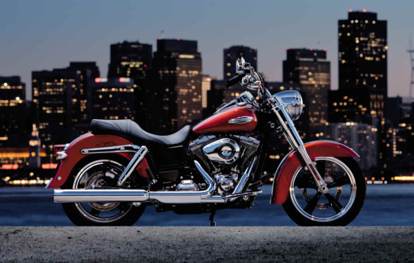 Новый надежный мотоцикл Harley-Davidson Dyna Switchback