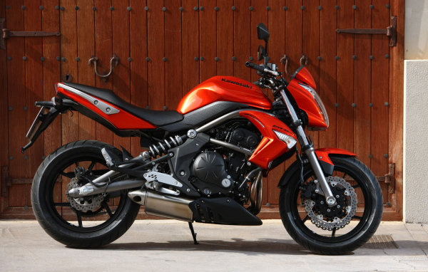 Новый надежный мотоцикл Kawasaki ER-6n