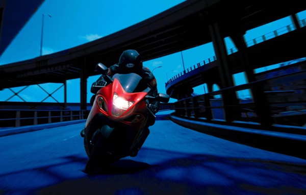 Ночная гонка на мотоцикле